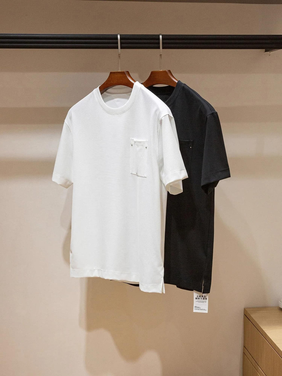 Men's Nylon Blend T-Shirt Short Sleeve Stretch Breathable Pocket Casual Tee