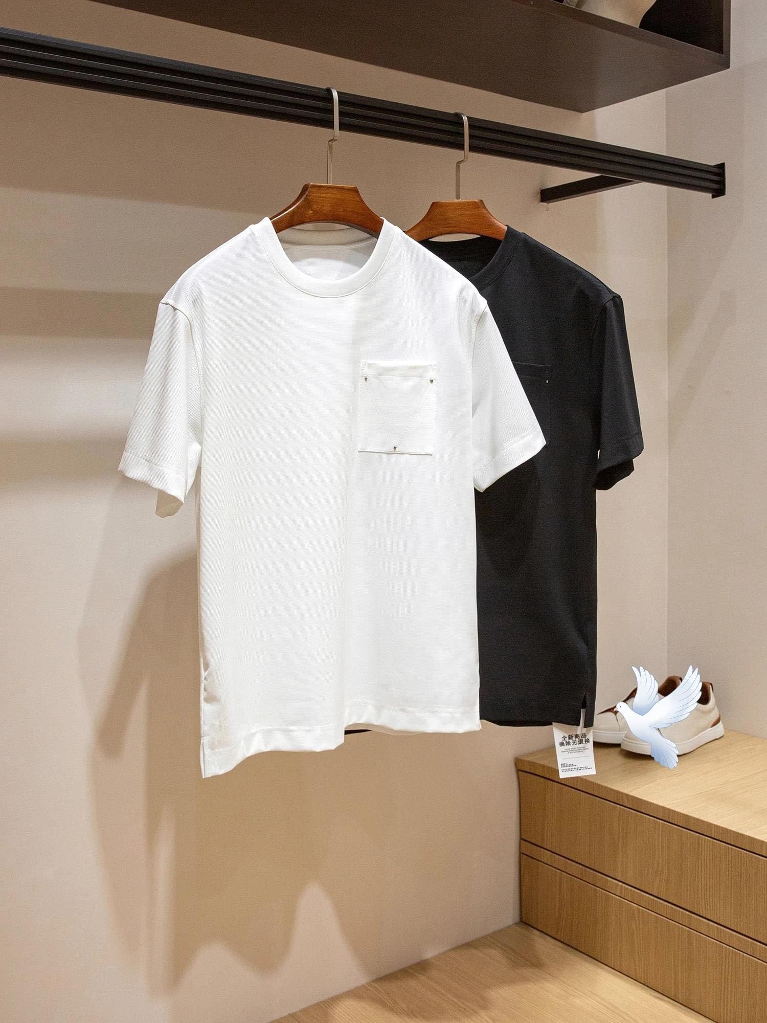 Men's Nylon Blend T-Shirt Short Sleeve Stretch Breathable Pocket Casual Tee