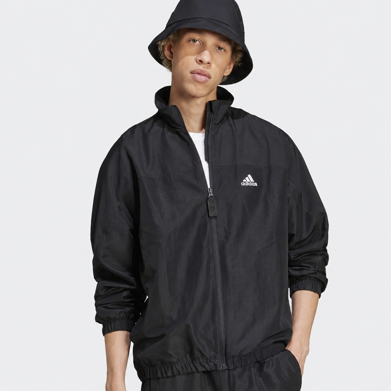 MEN'S MATCHING SET