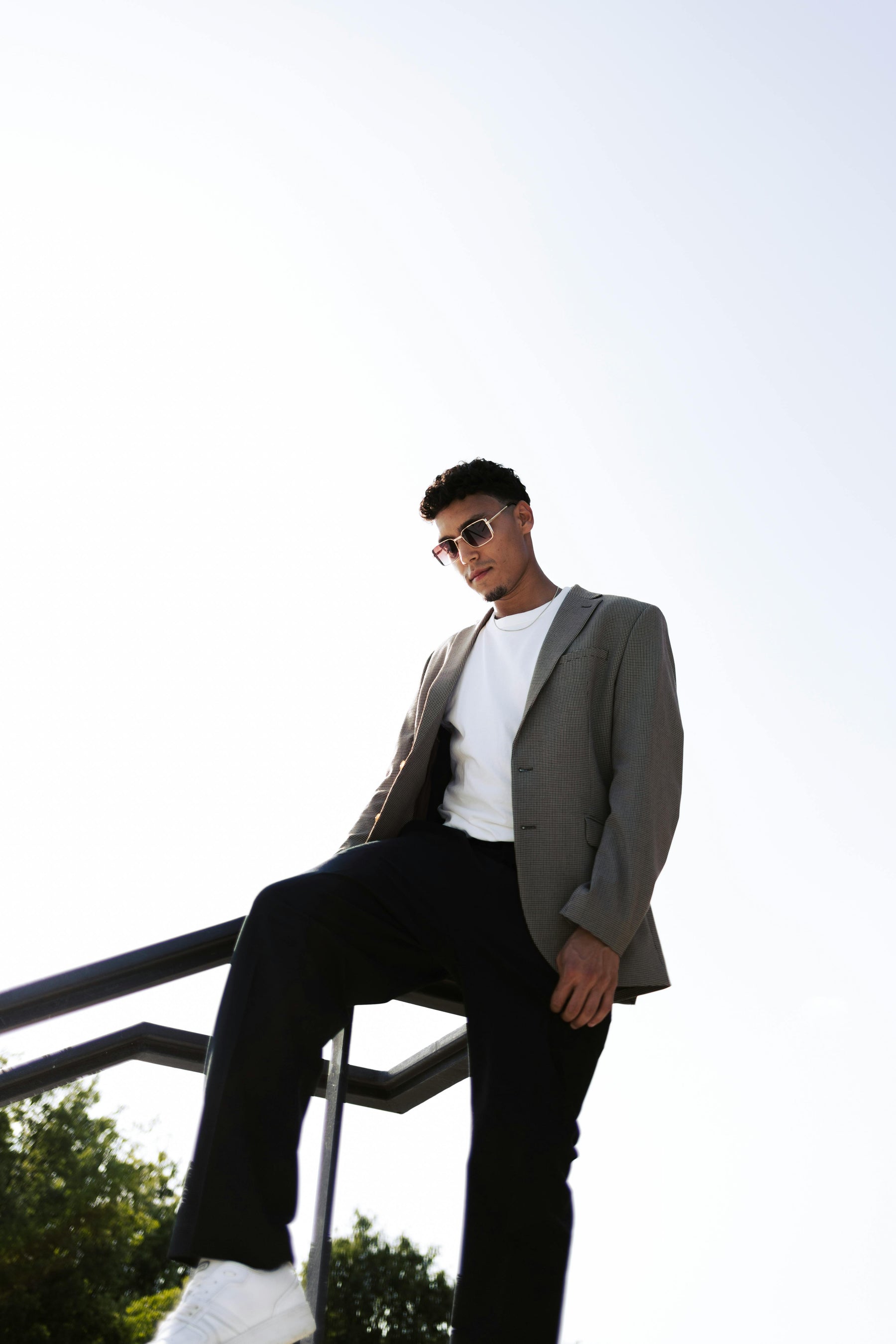 BUSINESS
SUITING